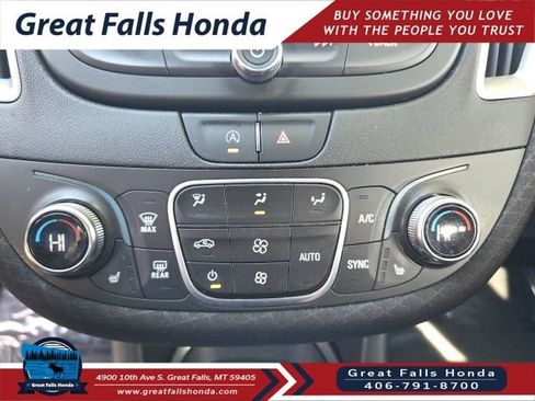 Used 2022 Chevrolet Malibu LT FWD image 34