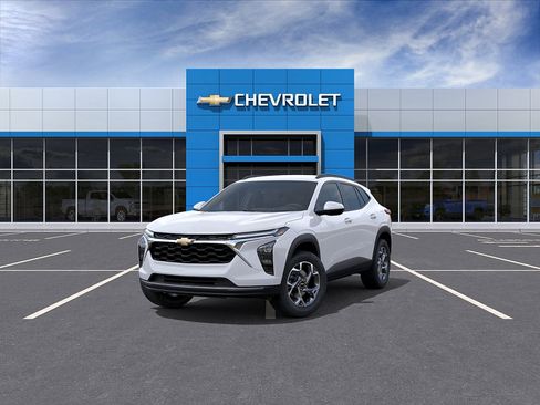 New 2026 Chevrolet Trax LT w/ Driver Confidence Package FWD image 8