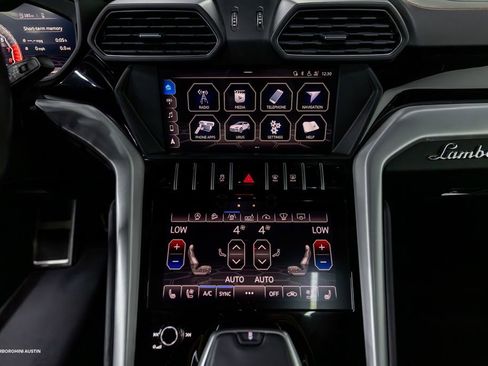 Used 2019 Lamborghini Urus AWD/4WD image 29
