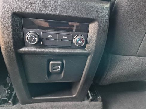 Used 2023 Chevrolet Traverse LT w/ LPO, Floor Liner Package AWD/4WD image 15