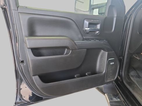 Used 2017 GMC Sierra 2500 SLT w/ All-Terrain HD Package AWD/4WD image 30