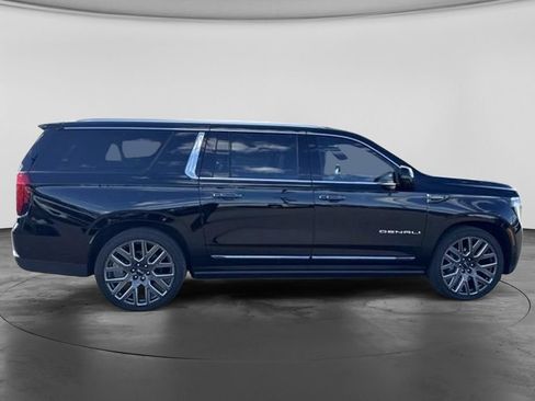 Used 2026 GMC Yukon XL Denali Ultimate w/ LPO, Floor Liner Package AWD/4WD image 13