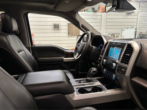 Used 2017 Ford F150 Lariat w/ Equipment Group 502A Luxury image 26