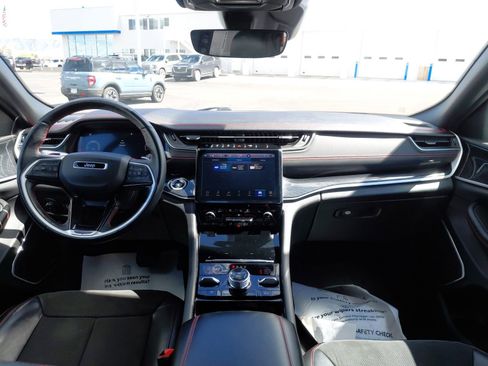 Used 2022 Jeep Grand Cherokee Trailhawk image 34