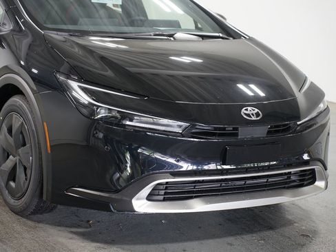 New 2026 Toyota Prius Plug-In Hybrid FWD image 4