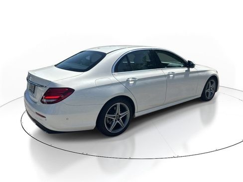 Used 2018 Mercedes-Benz E 300 image 2