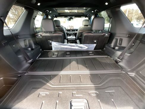 New 2025 Honda Pilot TrailSport image 24