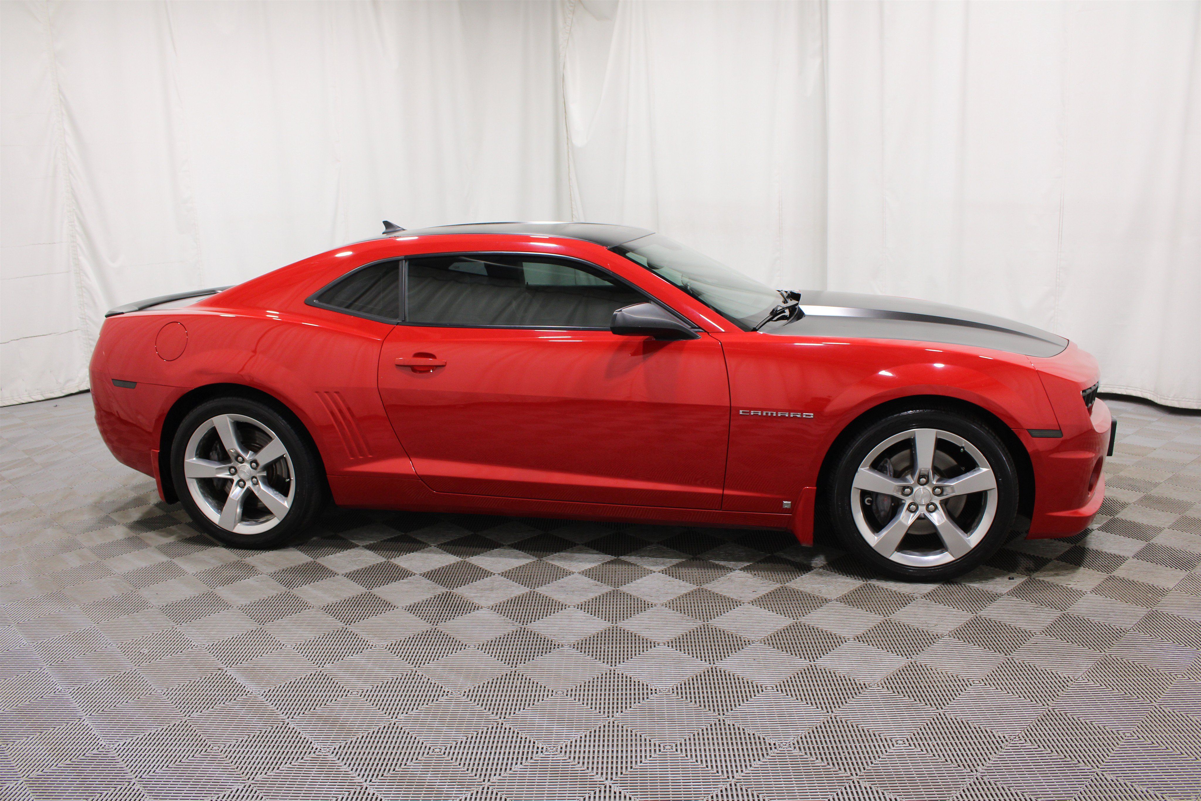 Used 2010 Chevrolet Camaro SS RWD image 29