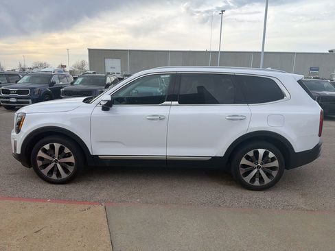 Used 2022 Kia Telluride S image 3