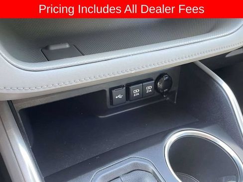 Used 2021 Toyota Highlander XLE AWD/4WD image 35