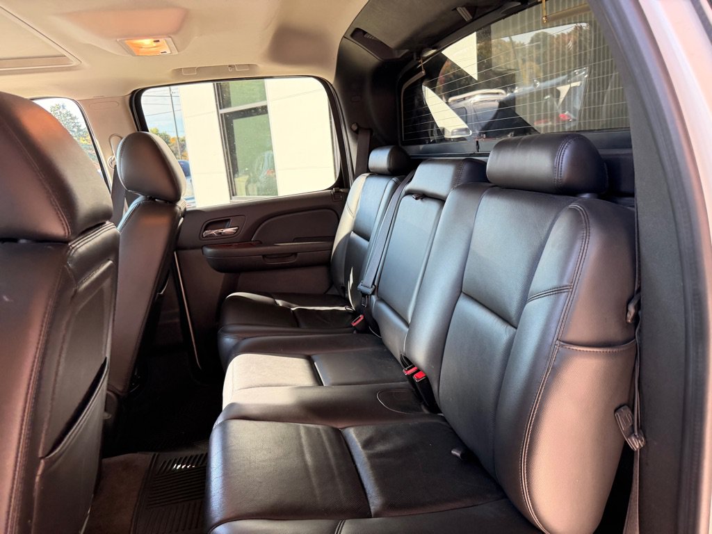 Used 2010 Chevrolet Avalanche LTZ AWD/4WD image 12