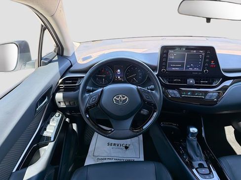 Used 2022 Toyota C-HR Limited image 16