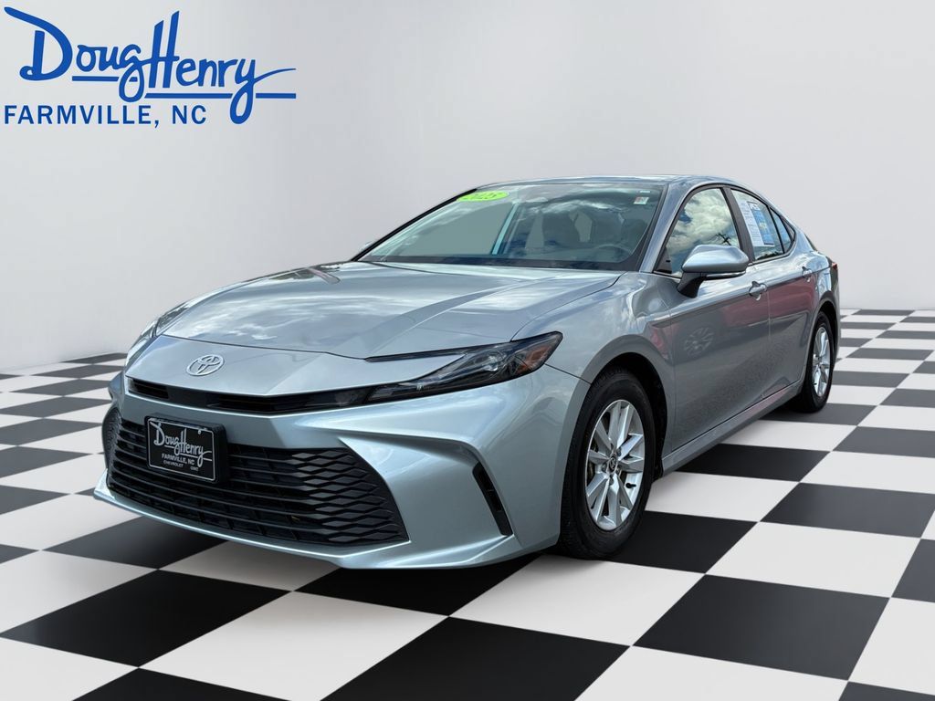 Used 2025 Toyota Camry LE FWD image 1