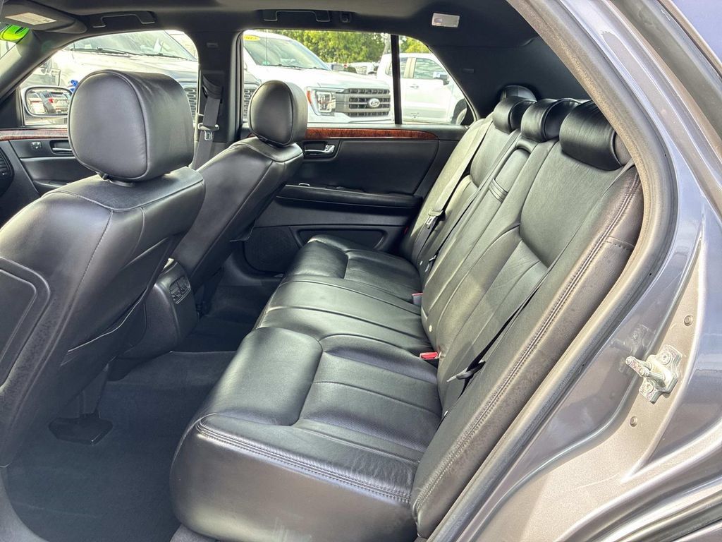 Used 2007 Cadillac DTS Luxury I w/ Sun And Navigation Package FWD image 16