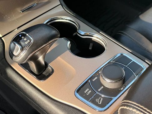 Used 2015 Jeep Grand Cherokee Limited AWD/4WD image 27