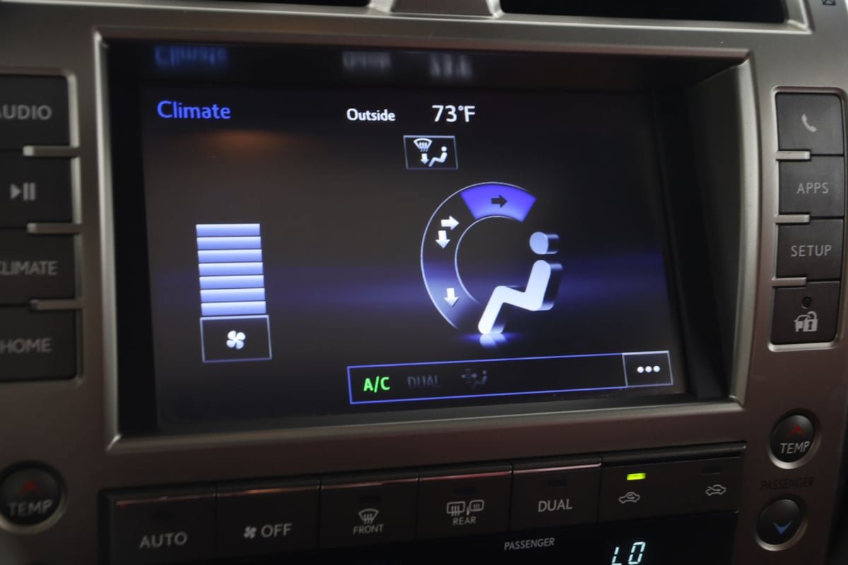 Used 2021 Lexus GX 460 w/ Accessory Package AWD/4WD image 32