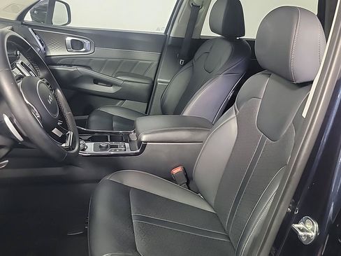 Certified 2022 Kia Sorento SX w/ Panoramic Sunroof Package AWD/4WD image 16