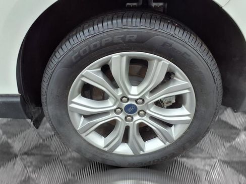 Used 2022 Ford Edge Titanium image 20