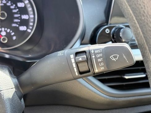 Used 2024 Kia Forte LXS w/ LXS Technology Package FWD image 14