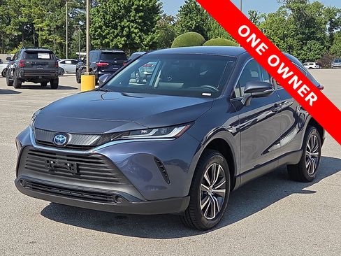 Used 2024 Toyota Venza LE AWD/4WD image 2