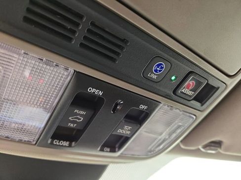 Used 2023 Honda Odyssey Touring image 25