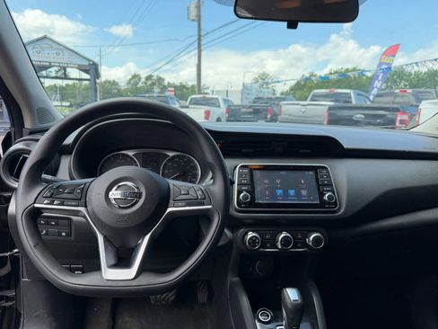 Used 2021 Nissan Kicks S FWD image 13