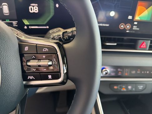 New 2026 Kia Carnival EX FWD image 24