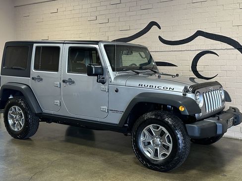 Used 2014 Jeep Wrangler Unlimited Rubicon w/ Dual Top Group AWD/4WD image 2