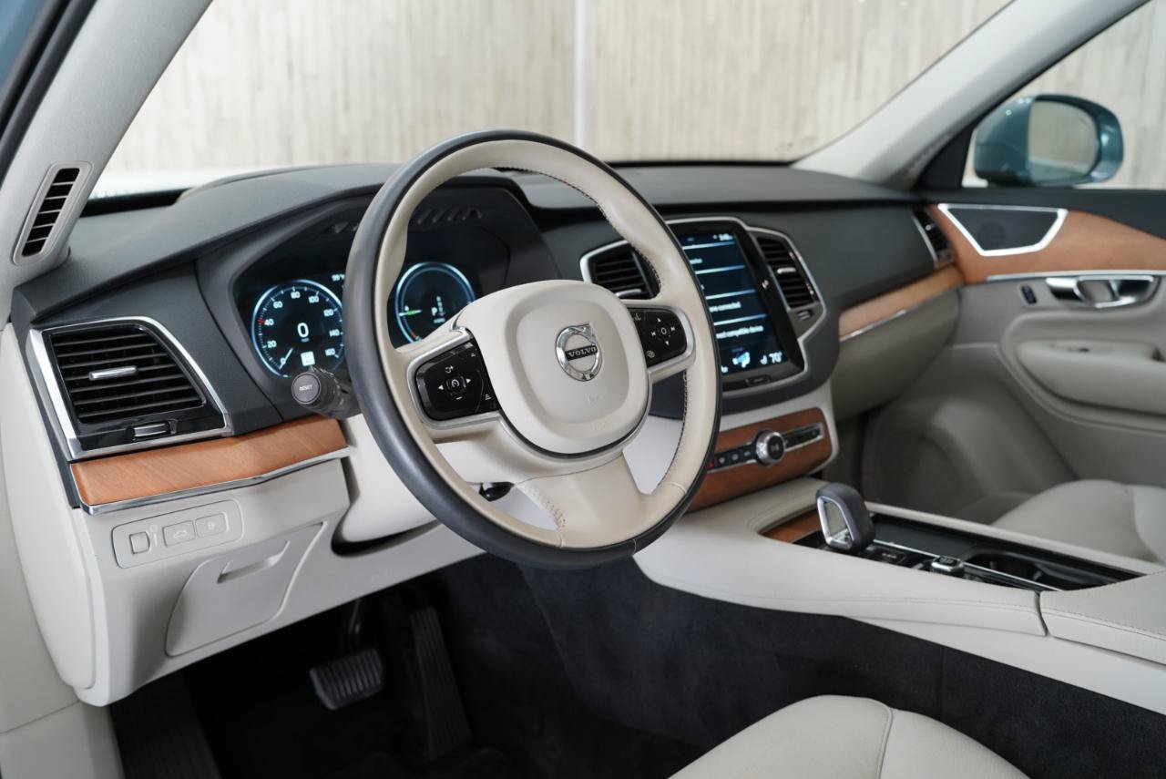 Used 2022 Volvo XC90 T8 Inscription Expression w/ Advanced Package AWD/4WD image 11