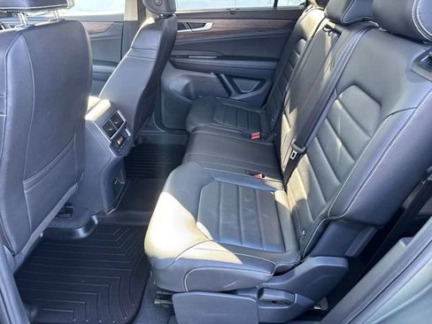 Used 2025 Volkswagen Atlas SEL AWD/4WD image 20