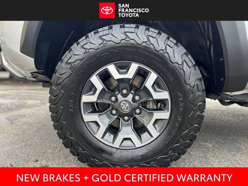 Certified 2022 Toyota Tacoma TRD Off-Road w/ Technology Package AWD/4WD image 9