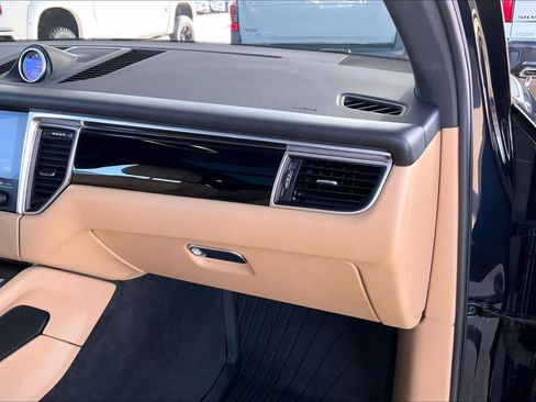 Used 2017 Porsche Macan image 15