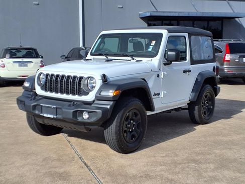 Used 2025 Jeep Wrangler Sport AWD/4WD image 3
