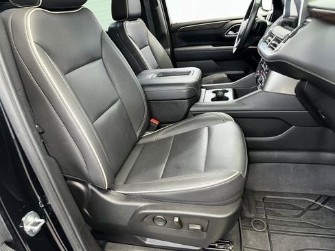 Certified 2024 Chevrolet Suburban Premier w/ Premium Package image 38