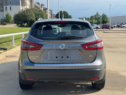 Used 2022 Nissan Rogue Sport SV w/ Technology Package FWD image 5