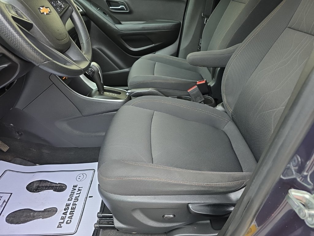 Used 2018 Chevrolet Trax LT AWD/4WD image 2