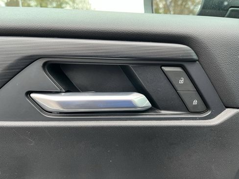 Used 2025 GMC Acadia Elevation image 29