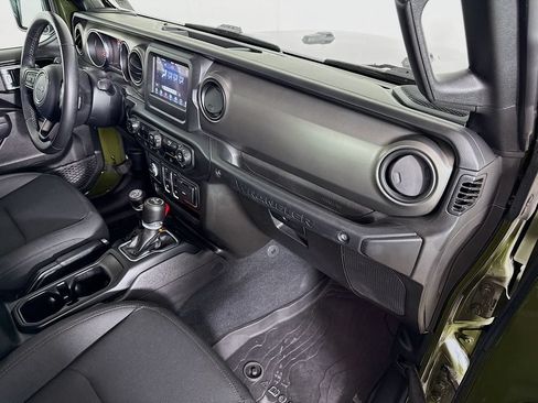 Used 2022 Jeep Wrangler Sport AWD/4WD image 25