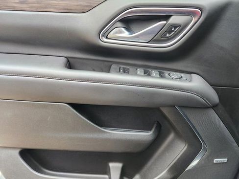 Used 2021 Chevrolet Suburban LT image 25