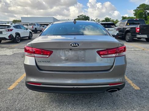 Used 2018 Kia Optima LX w/ 17" Alloy Wheels Package FWD image 5