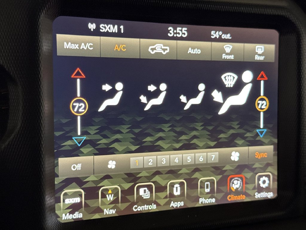Used 2021 Jeep Gladiator Overland AWD/4WD image 17