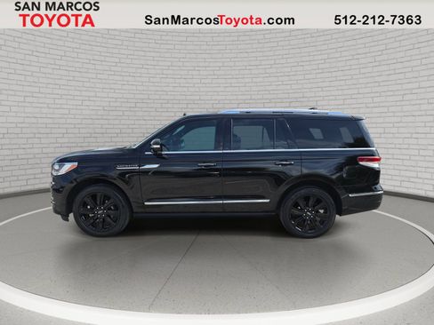 Used 2023 Lincoln Navigator Reserve AWD/4WD image 9