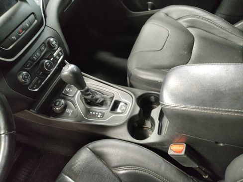 Used 2021 Jeep Cherokee Latitude Lux AWD/4WD image 26