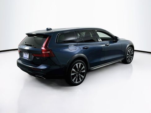 Used 2021 Volvo V60 T5 Cross Country w/ Climate Package AWD/4WD image 5