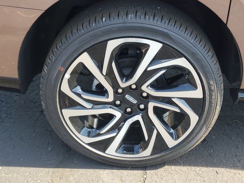 New 2026 Lincoln Navigator L Black Label AWD/4WD image 5