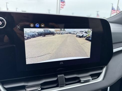 Used 2026 Chevrolet Equinox LT AWD/4WD image 30
