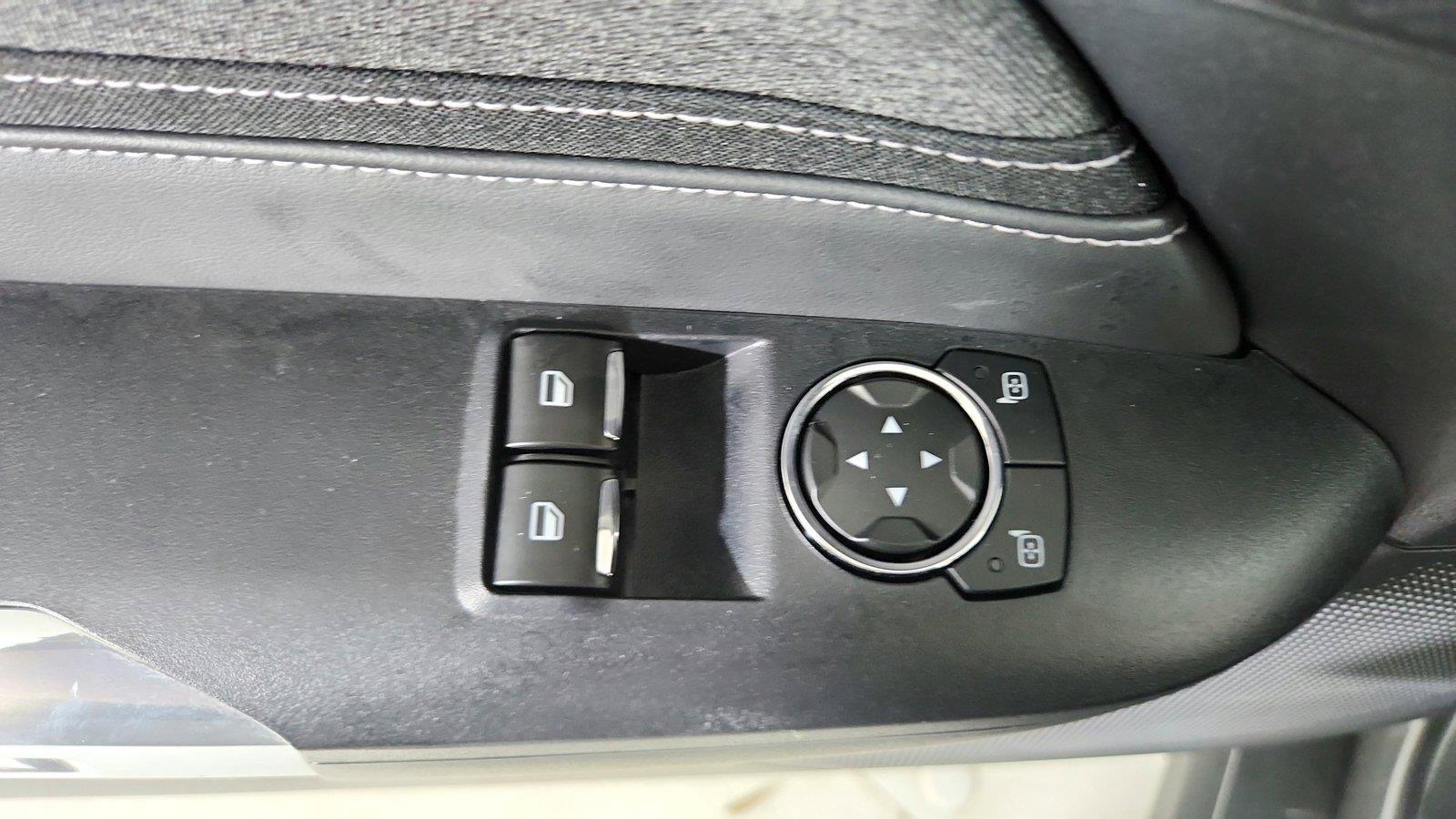 Used 2025 Ford Mustang Coupe RWD image 17