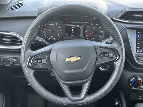 Used 2023 Chevrolet TrailBlazer LT FWD image 19