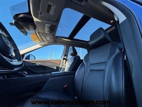 Used 2023 Nissan Rogue SV w/ SV Premium Package image 10