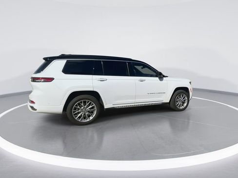 Used 2025 Jeep Grand Cherokee L Summit w/ Luxury Tech Group V AWD/4WD image 11